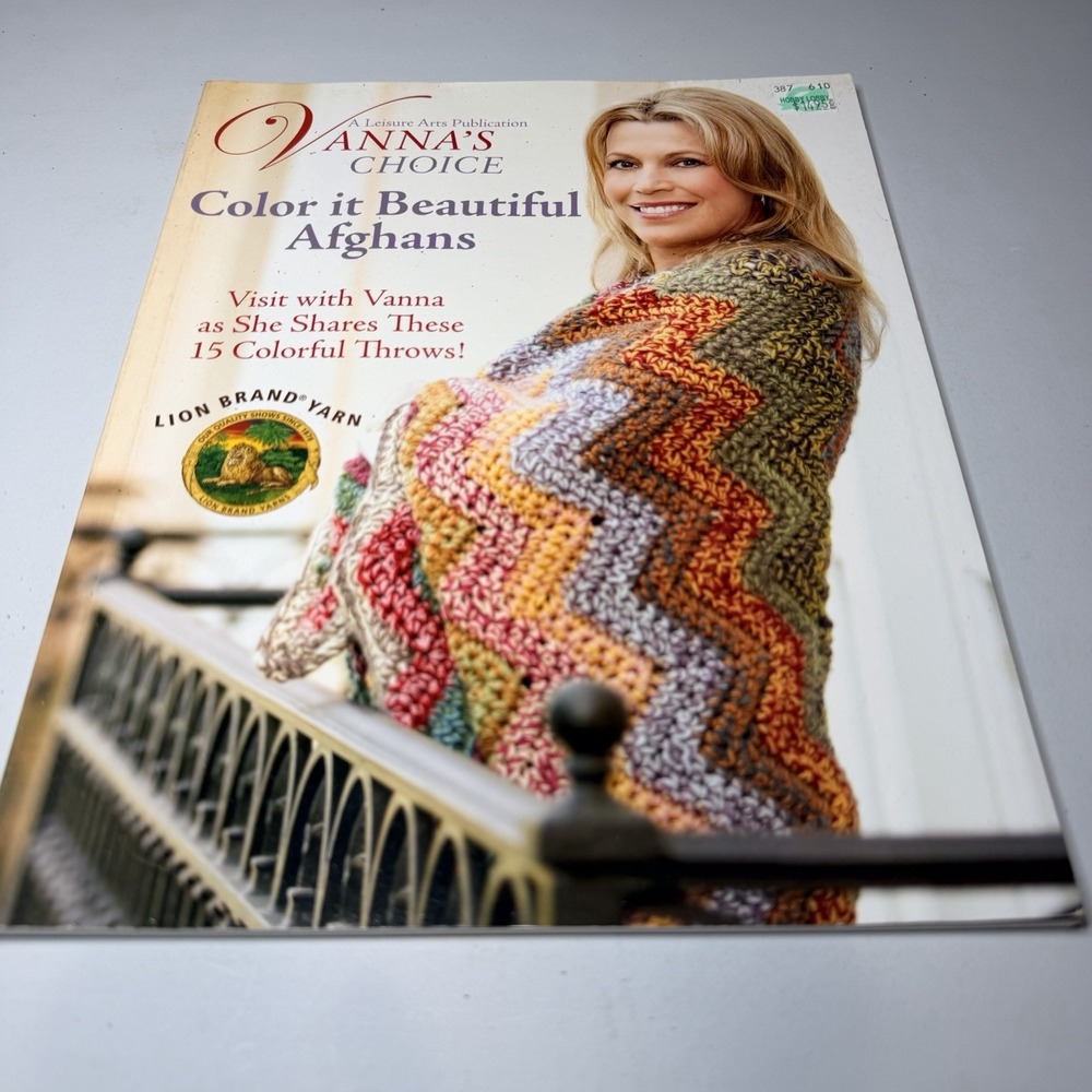 Leisure Arts Vanna's Choice Book Color It Beautiful Afghans 15 Colorful Throws